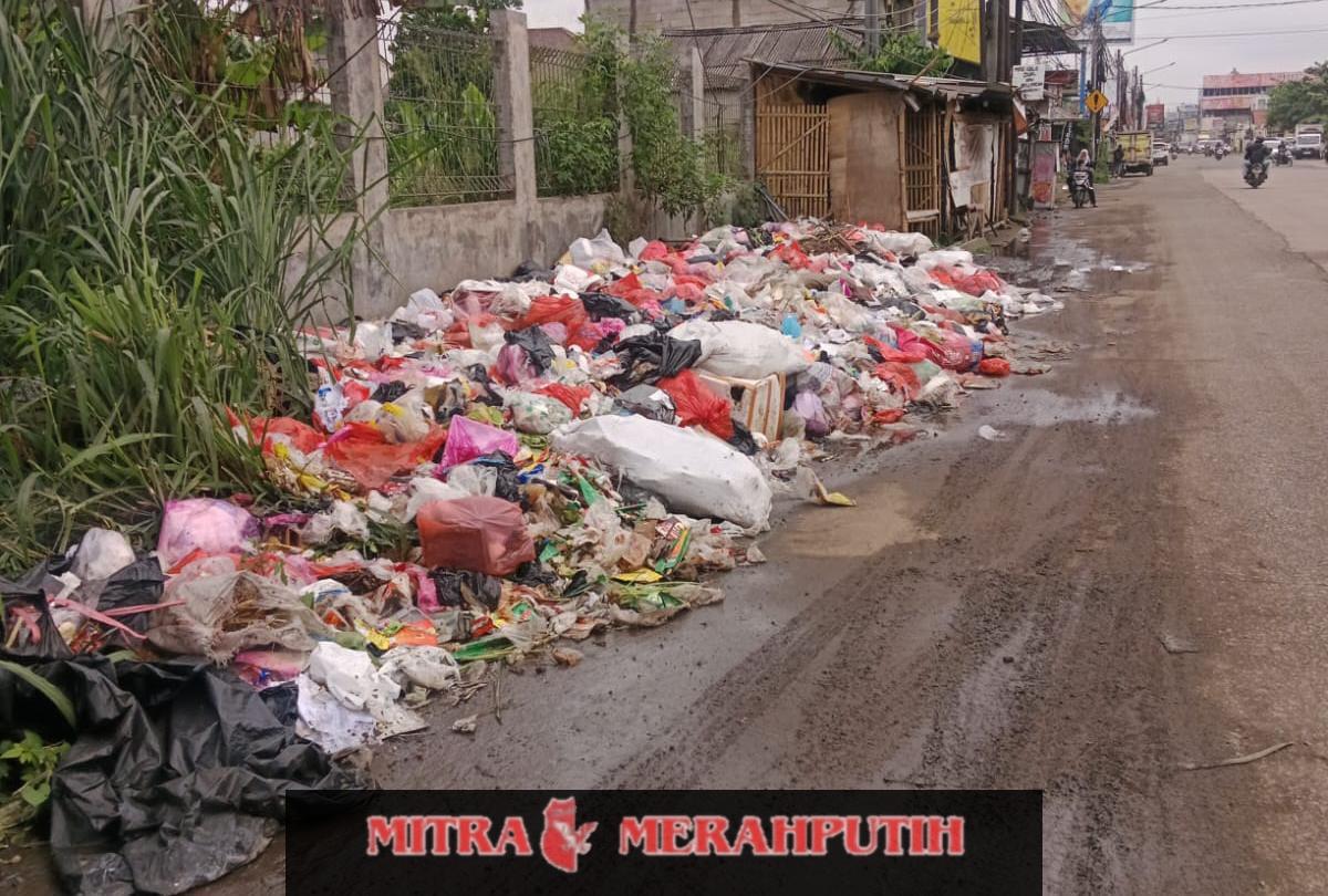 Warga Pengguna Jalan Resah Sampah Dibuang Sembarangan, Keluhkan Bau Menyengat dan Minimnya Fasilitas TPS