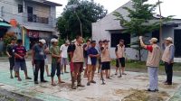 Pengurus Lingkungan dan Warga Taman Akasia RW 013 Sukatani Rajeg Kerja Bakti Keruk Lumpur Got di Tiga RT, Antisipasi Luapan Air Got dan Hujan