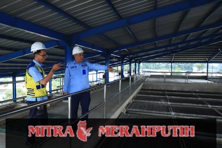 Direktur Teknik Perumda Tirta Benteng Joko Surana Pantau Instalasi Pengolahan Air