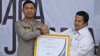 Kapolrestro Tangerang Kota Terima Penghargaan Ombudsman atas Kualitas Pelayanan Publik Kapolrestro Tangerang Kota Terima Penghargaan Ombudsman atas Kualitas Pelayanan Publik