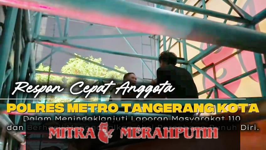 Dramatis! Pria Panjat Reklame di Daan Mogot, Diduga Depresi Akibat Masalah Keluarga