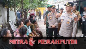 Masuk Gang Permukiman Tanah Tinggi, Kapolres Metro Tangerang Kota Bawa Sembako dan Dengarkan Curhat Warga Masuk Gang Permukiman Tanah Tinggi, Kapolres Metro Tangerang Kota Bawa Sembako dan Dengarkan Curhat Warga