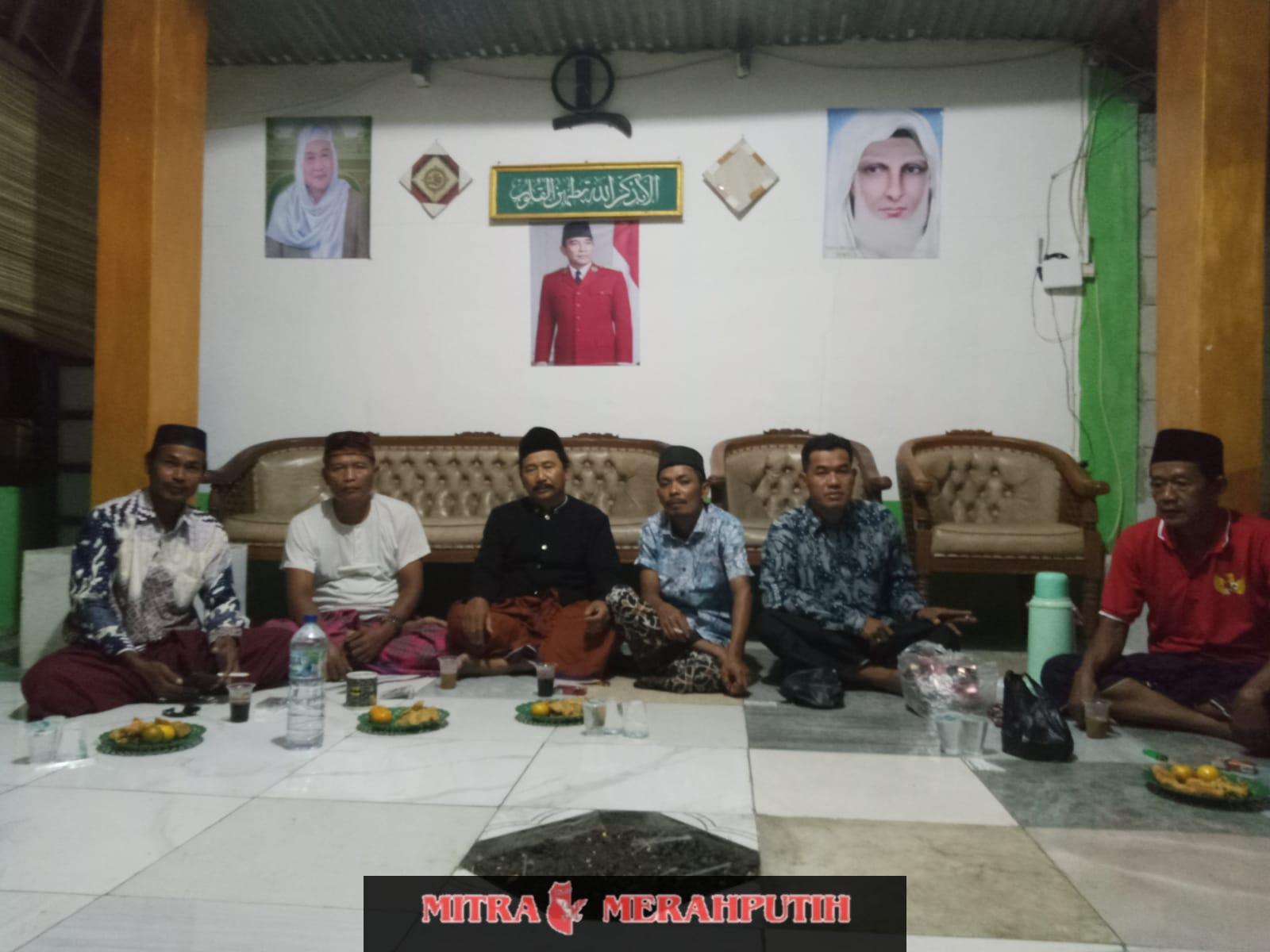Ustadz Syahroni/Ki Bonang Pimpin Kegiatan Ziarah Kubur Malam Jumat