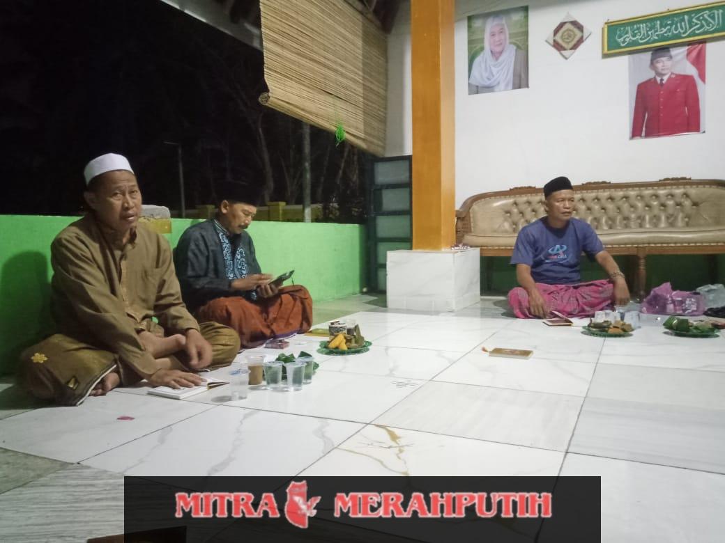 Ustadz Osin berapa Jamaah Rutinitas Yasinan dan Tahlilan Disetiap Malam Selasa Berlangsung Khidmat Ustadz Osin berapa Jamaah Rutinitas Yasinan dan Tahlilan Disetiap Malam Selasa Berlangsung Khidmat
