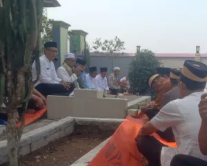 Hari Jadi Kecamatan Rajeg ke-81, Camat Oman Apriaman Bersama Setap Kecamatan Ziarah ke Makam H Abdul Manan Camat Pertama